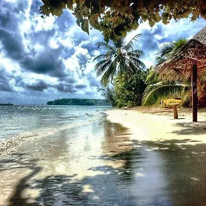 https://moorea-fare-miti.frenchpolynesia-hotels.com